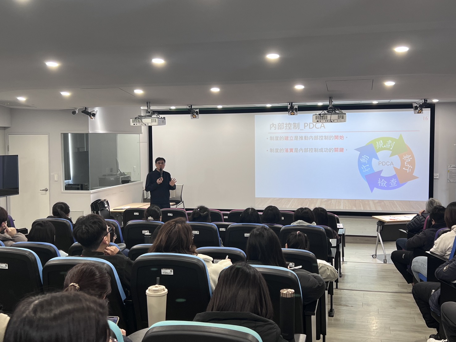 本校參與行政同仁照片