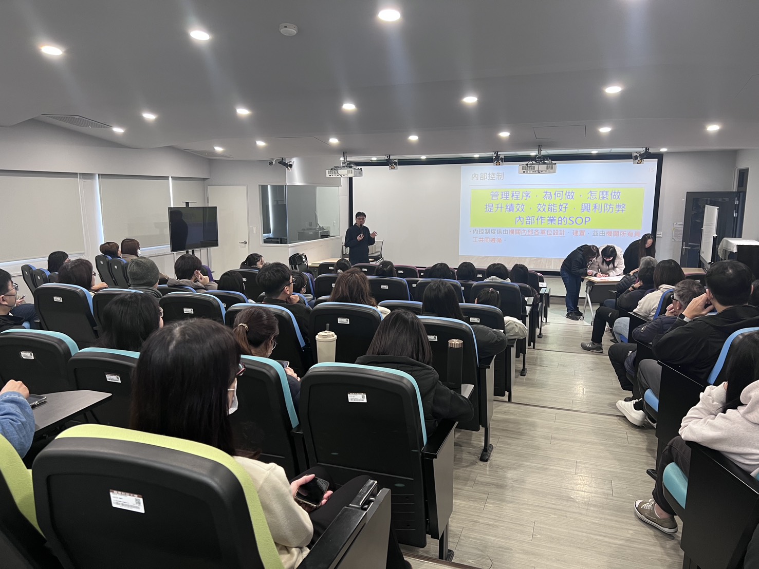 本校參與行政同仁照片