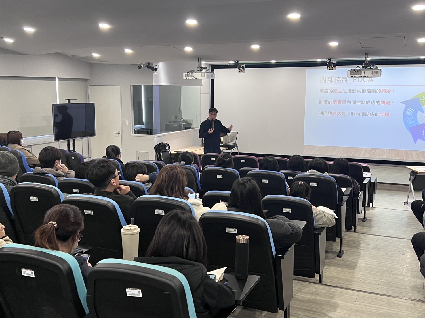 本校參與行政同仁照片